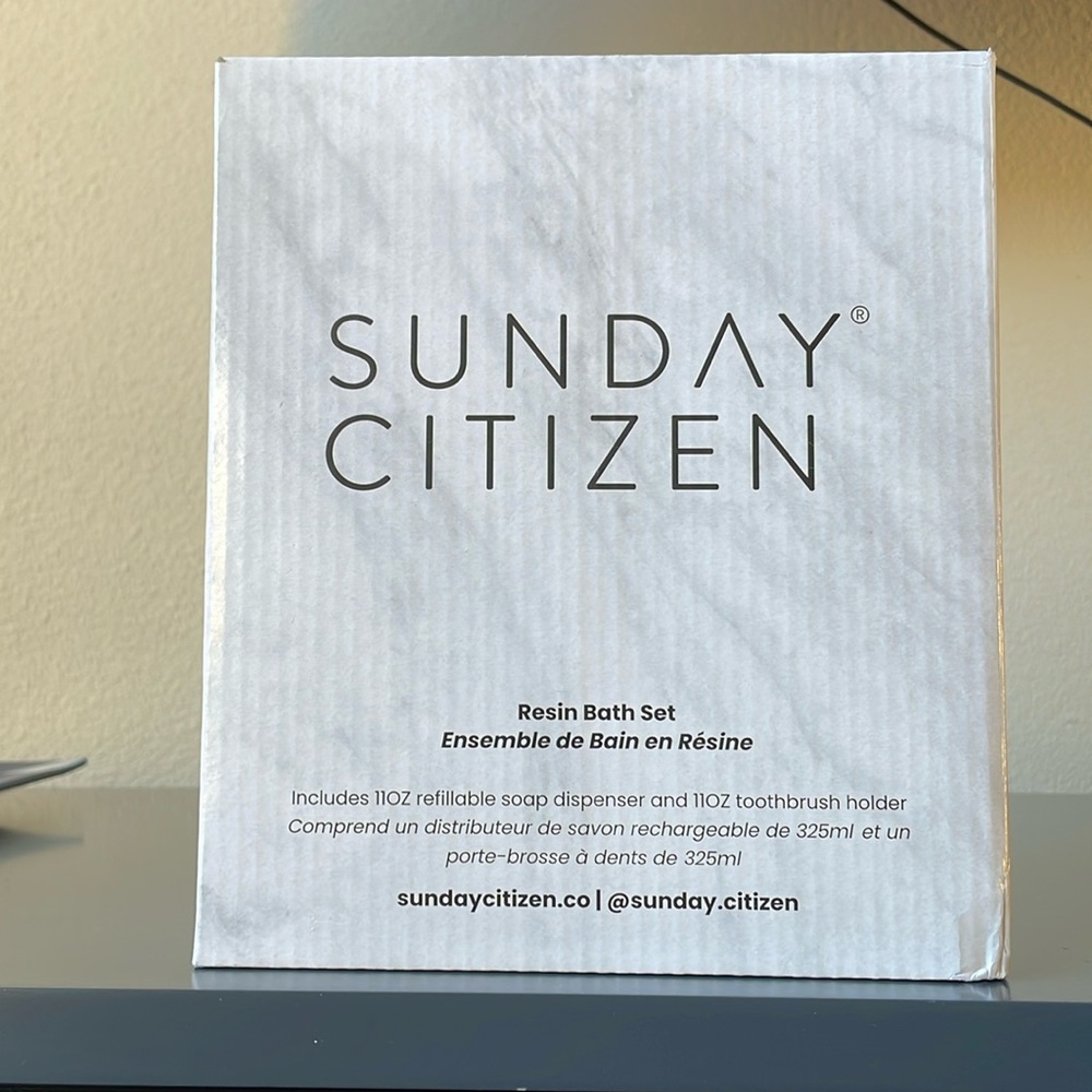 NIB Sunday Citizen Resin Bath Set - Soap Dispenser & Toothbrush Holder